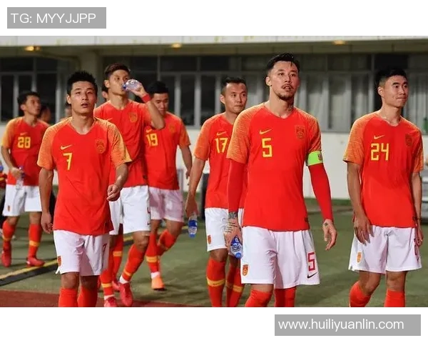 南京足球队在大师赛中的经验与表现分析与点评